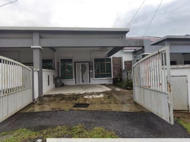 House for sale in Malaka