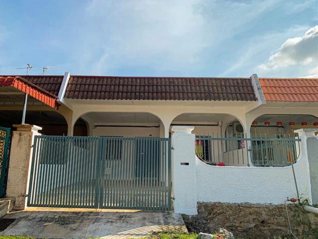 Terraced House for sale in Tampin