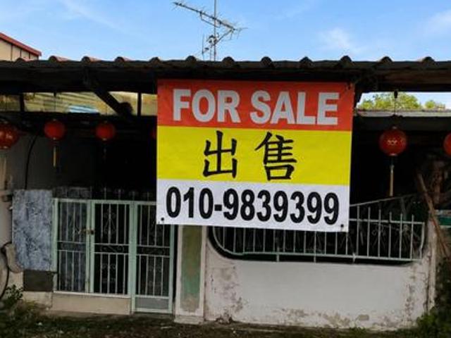 Terraced House for sale in Malaka