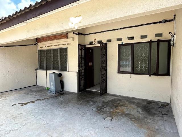 Terraced House for sale in Malaka