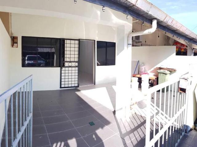Terraced House for sale in Kuching, Bahagian Kuching