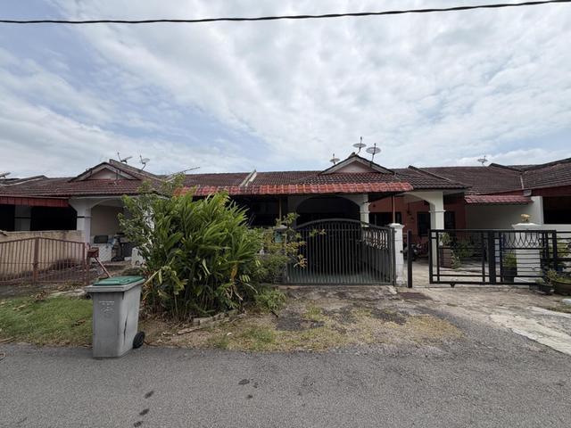 Terraced House for sale in Tampin