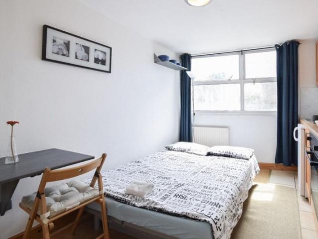 Studio for rent in Earl's Court, Greater London