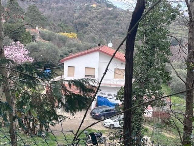 Appartamento in vendita a Follo, Liguria