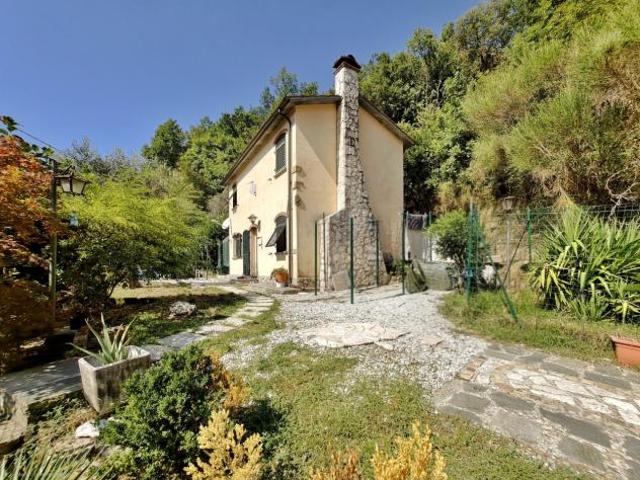 Appartamento in vendita a Caniparola, Fosdinovo