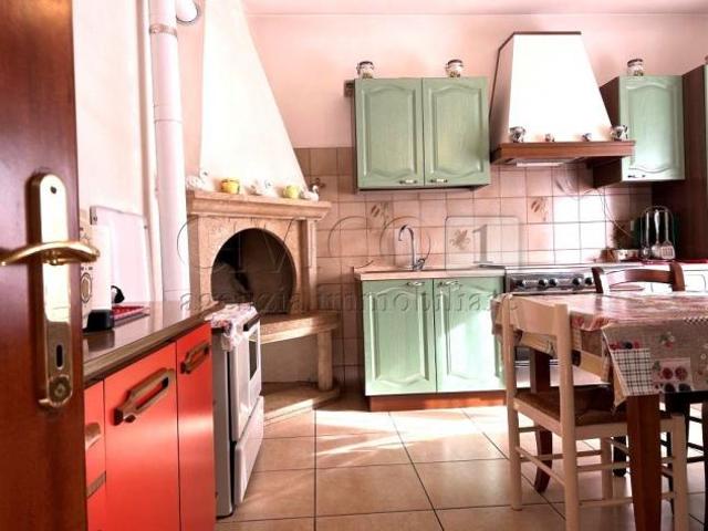 Appartamento in vendita a Rovolon, Veneto