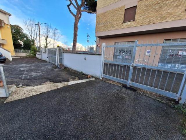 Box in vendita a Castelnuovo di Porto, Roma Capitale