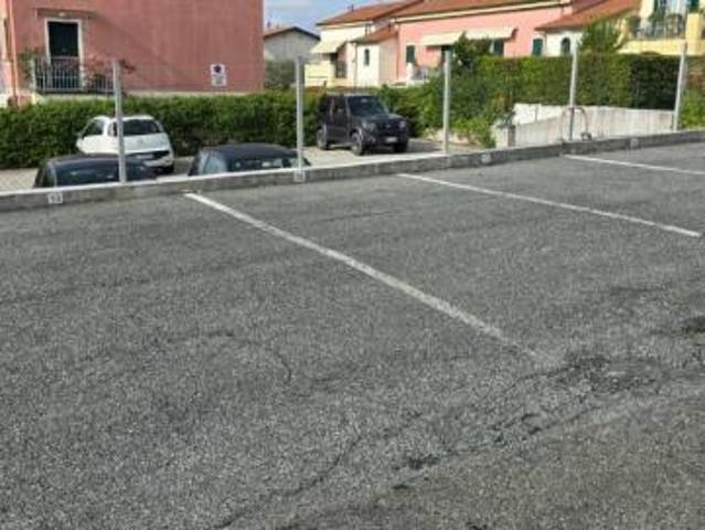 Box in vendita a Santo Stefano di Magra, La Spezia