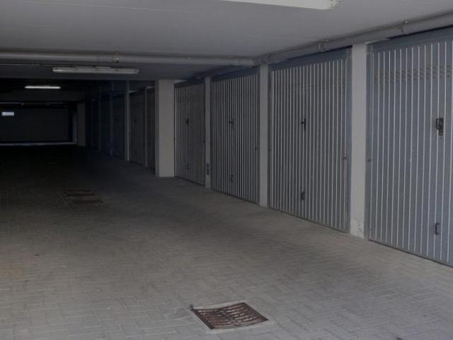 Box in vendita a Sarzana, Liguria