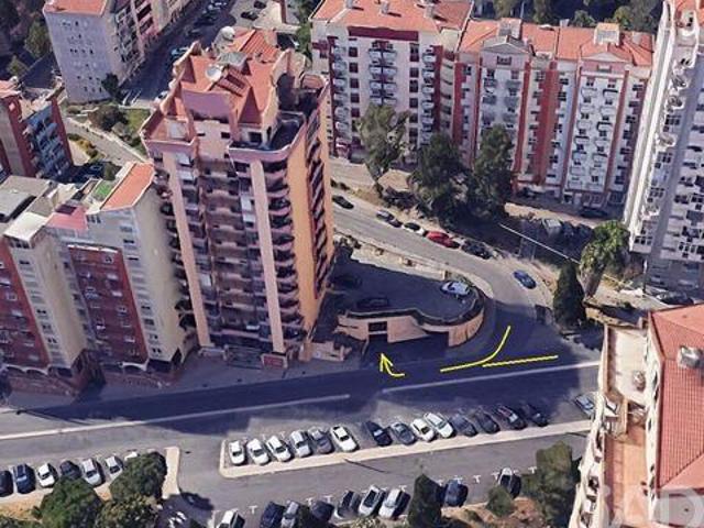 Garagem venda em A-dos-Crivos, Sintra
