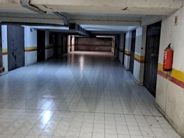 Garagem alugar em Tapada das Mercês, Sintra