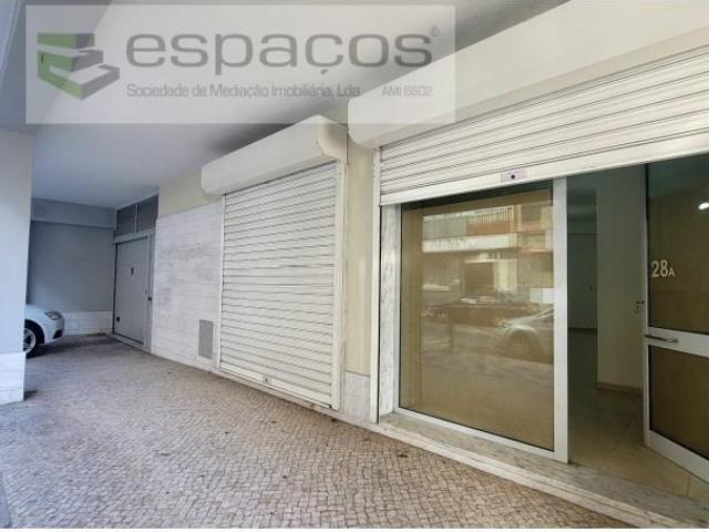 Loja alugar em Mem Martins, Sintra