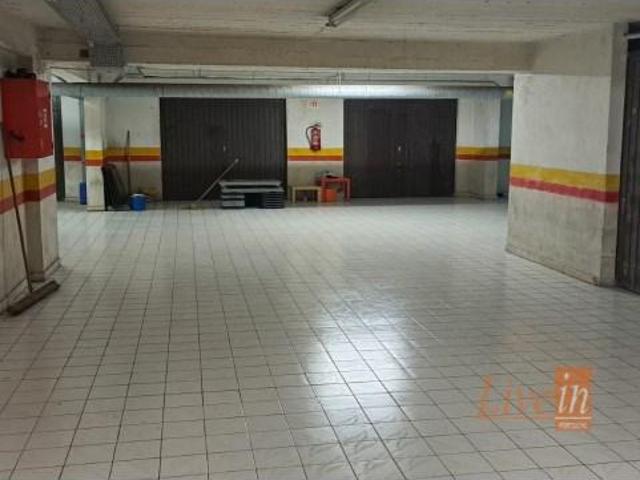 Garagem alugar em Tapada das Mercês, Sintra