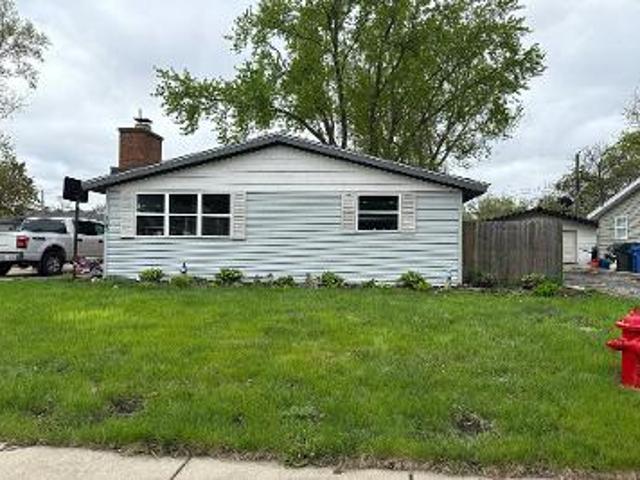 House for sale in Carpentersville House for sale in Carpentersville