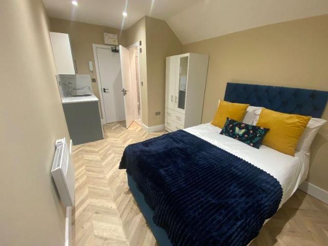 House for rent in Harmondsworth, Greater London