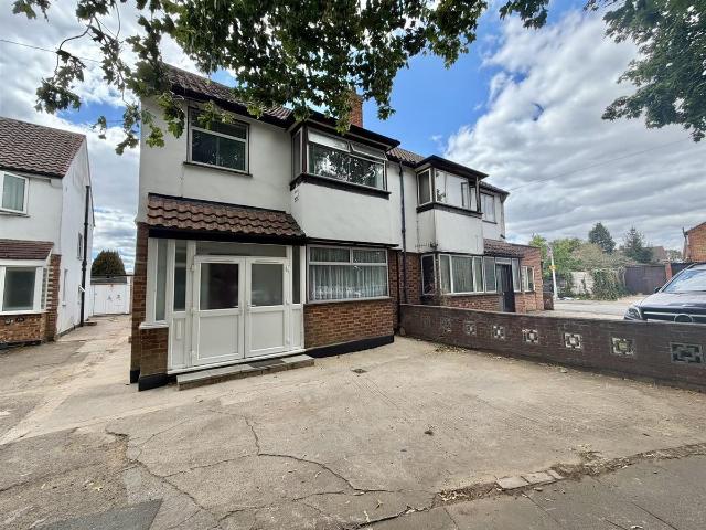 House for rent in Harmondsworth, Greater London