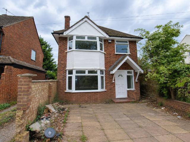 House for rent in Harmondsworth, Greater London
