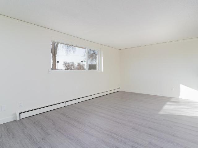 Apartment for rent in Wedgewood, Alberta