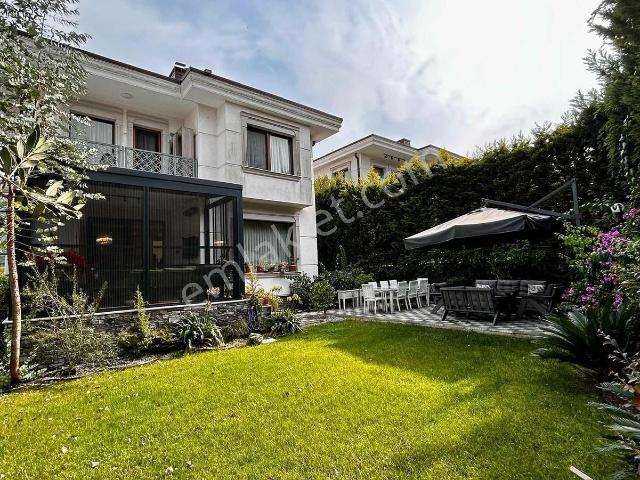İstiklal Mahallesi, Serdivan içerisinde satılık Villa