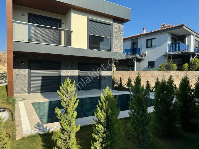 Kuşadasi, Aydin içerisinde satılık Villa