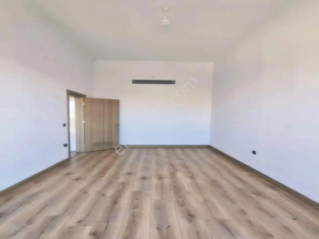 Zafer Mahallesi, Esenyurt içerisinde kiralık mülk