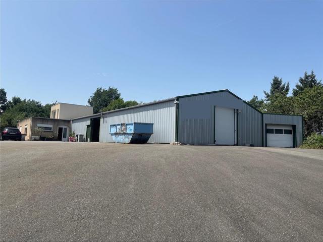 Local Commercial vente à France métropolitaine, Saint-genest-lerpt