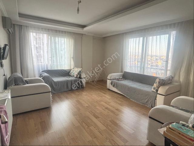 Karabağlar, İzmir içerisinde satılık mülk