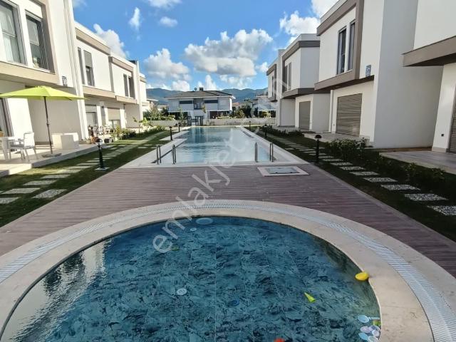 Kuşadasi, Aydin içerisinde satılık Villa