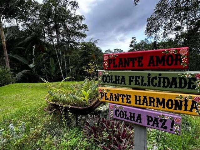Sítio e chácara venda em Águas Mornas, Praia de Fora