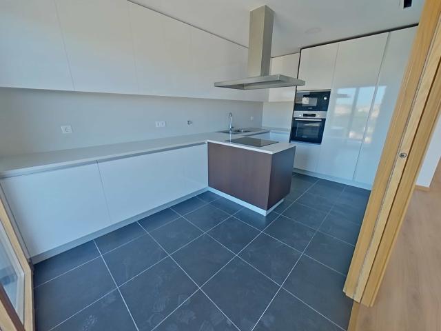 Apartamento alugar em Serra da Amoreira, Odivelas