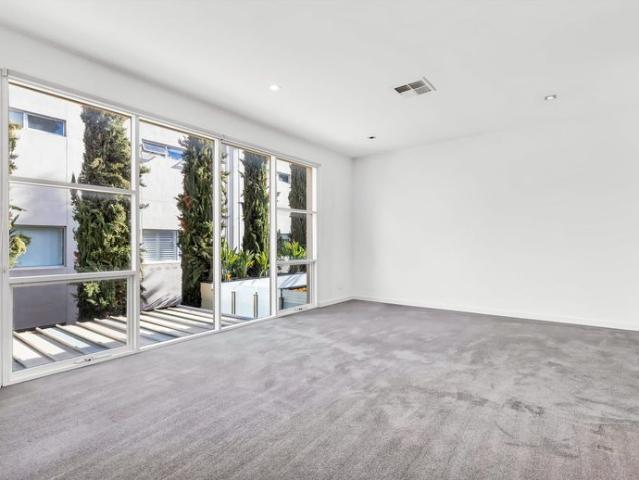 Townhouse for rent in Horseshoe Creek, South Australia