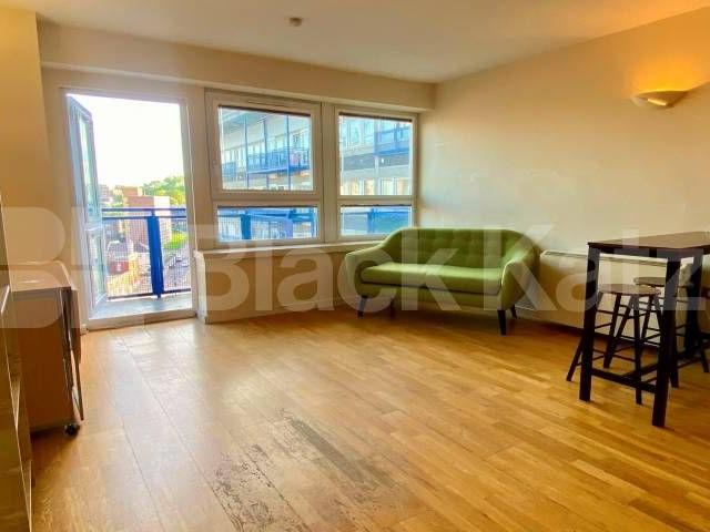 Apartment for rent in Glyndon, Shooters Hill
