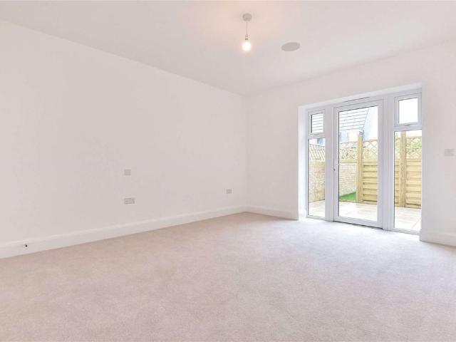 Apartment for rent in Broadwater Down, Sandown Park