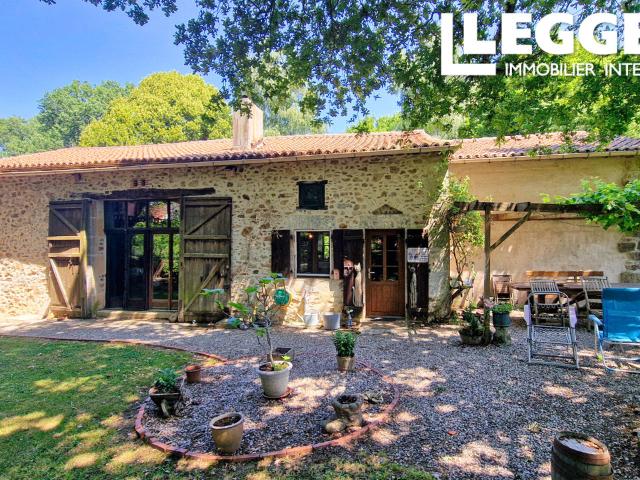 Maison vente à Confolens, Saulgond