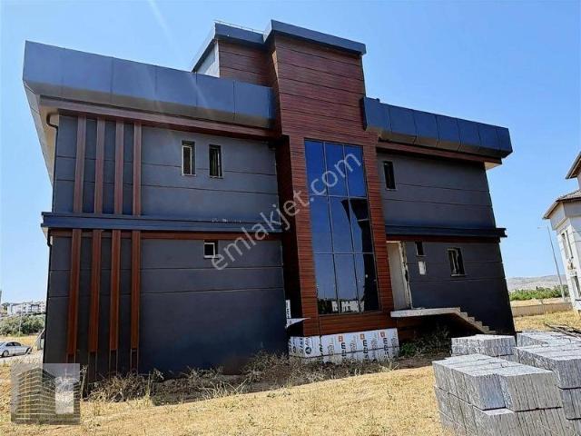 Sivas Belediyesi, Sivas Merkez içerisinde satılık Villa