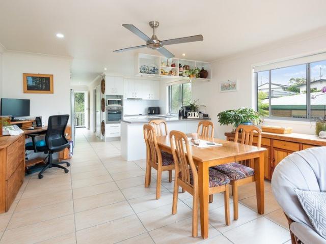 House for sale in Ashmore, Gold Coast City