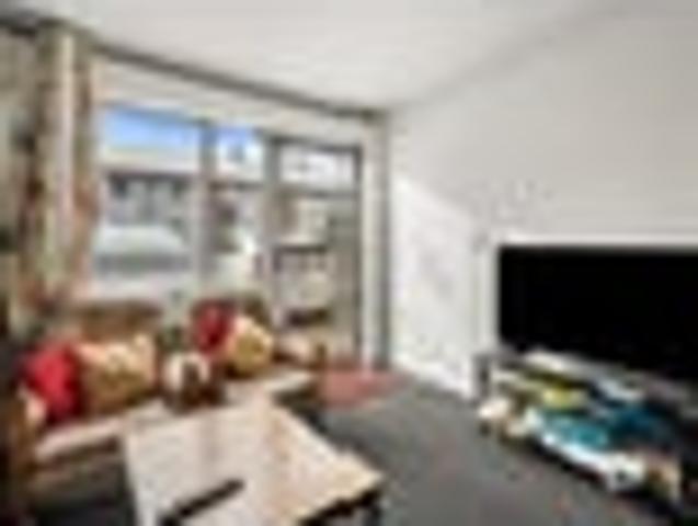 Townhouse for sale in Addington, Canterbury