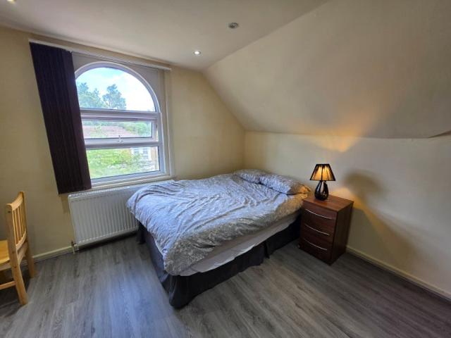 Studio for rent in Mapesbury, Greater London