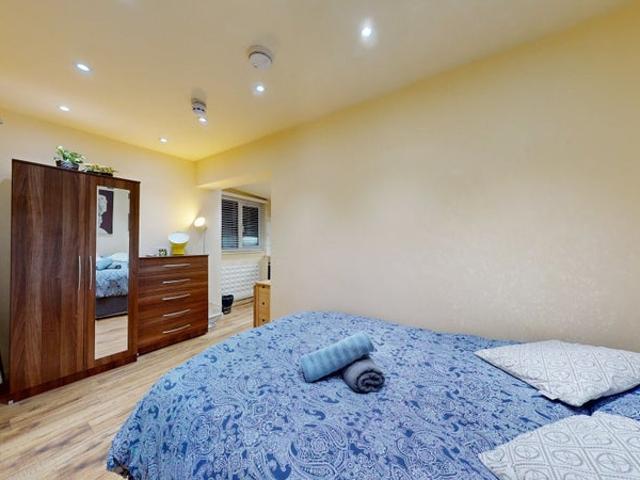 Studio for rent in Cricklewood, Greater London