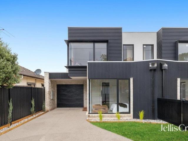 Townhouse for sale in Camerons Creek, Victoria