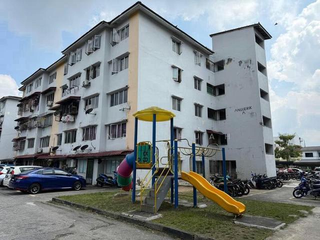 Apartment for sale in Kajang, Langat