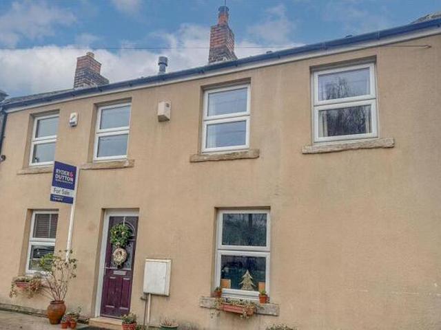 House for sale in Huddersfield, West Yorkshire