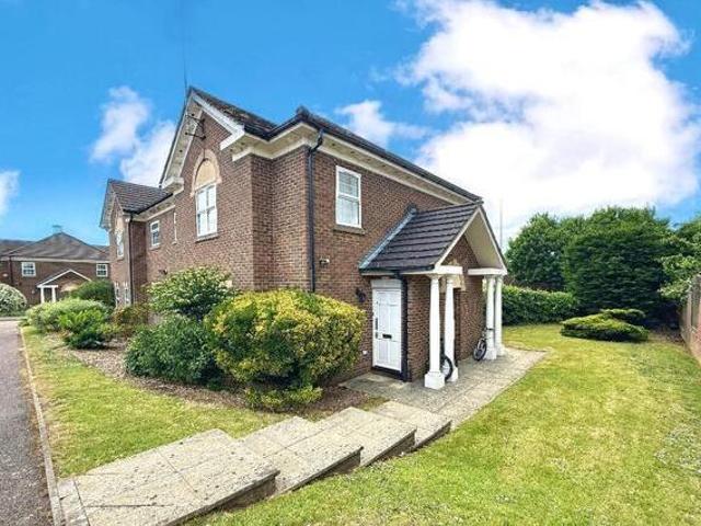 House for sale in Luton
