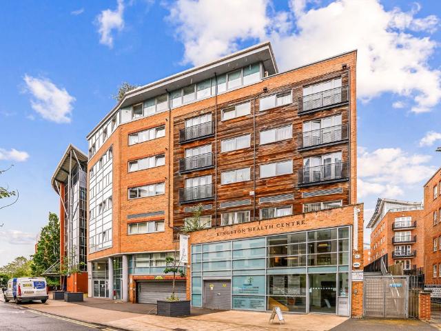 Apartment for rent in Royal Borough of Kingston upon Thames, Greater London