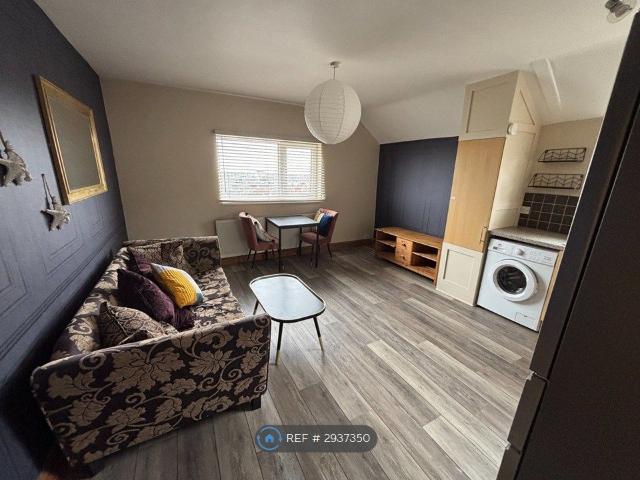 Apartment for rent in Nangreaves, Wales