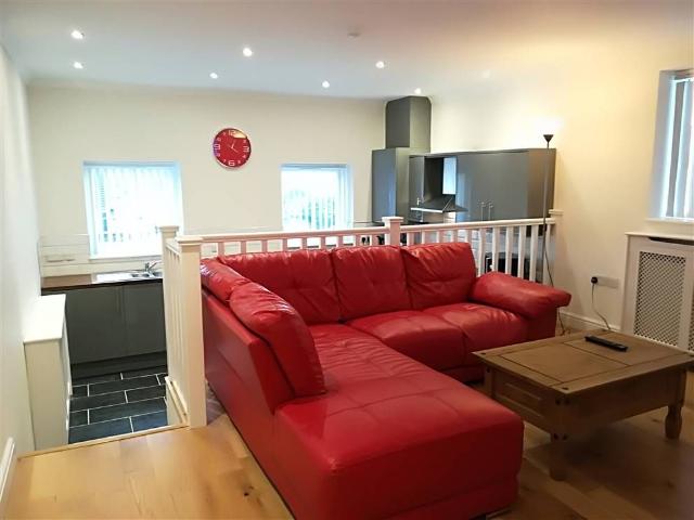 Apartment for rent in Nangreaves, Wales