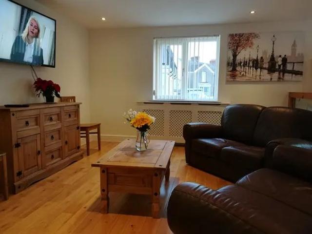 Apartment for rent in Nangreaves, Wales