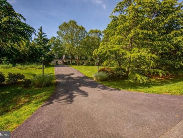 House for sale in Potomac
