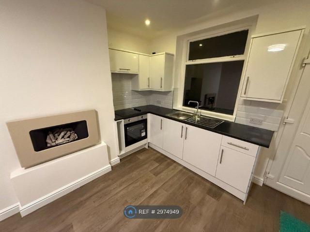 House for rent in Salterhebble, West Yorkshire