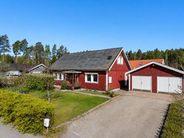 Villa till salu i Rimbo, Stockholm
